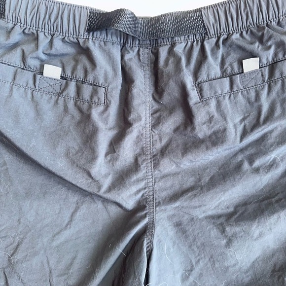 EUC Men’s Large Eddie Bauer Dark Gray Nylon Hiking Cargo Shorts - Picture 4 of 7